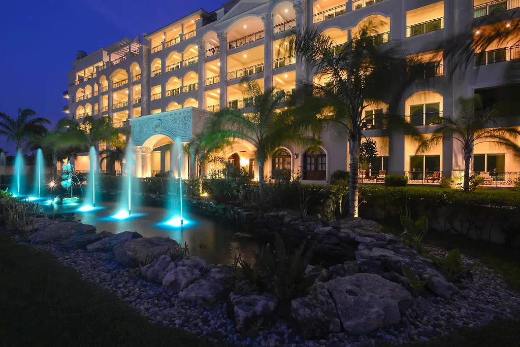 The Landmark Resort Of Cozumel Aparthotel